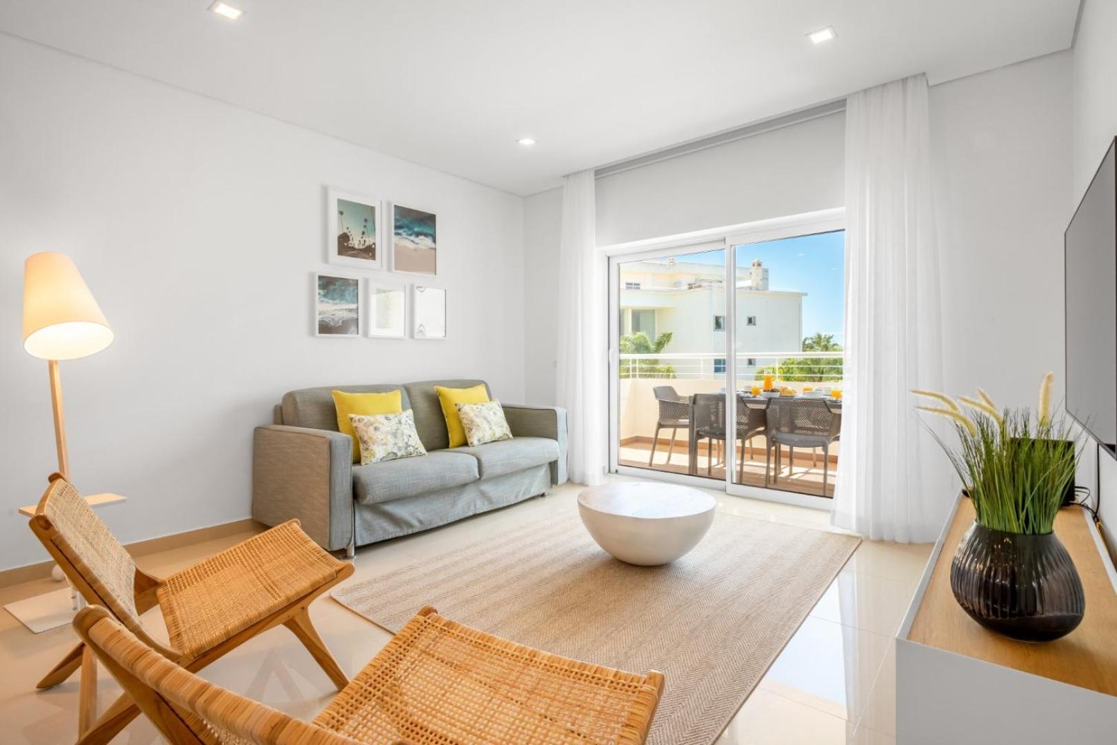 Yellow Ocean View, Porto De Mos Vr38 Apartment *